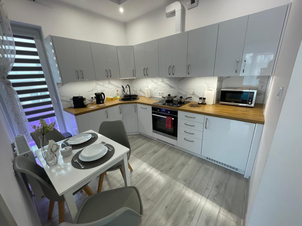Apartament Nowoczesny Komfortowy Kustronia Z Garazem Balkonem Wanna Bielsko-Biala Exterior photo